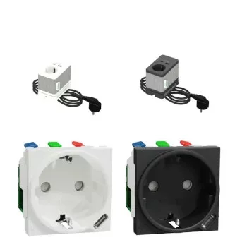 Unica System+ csatlakozóaljzat + USB töltő